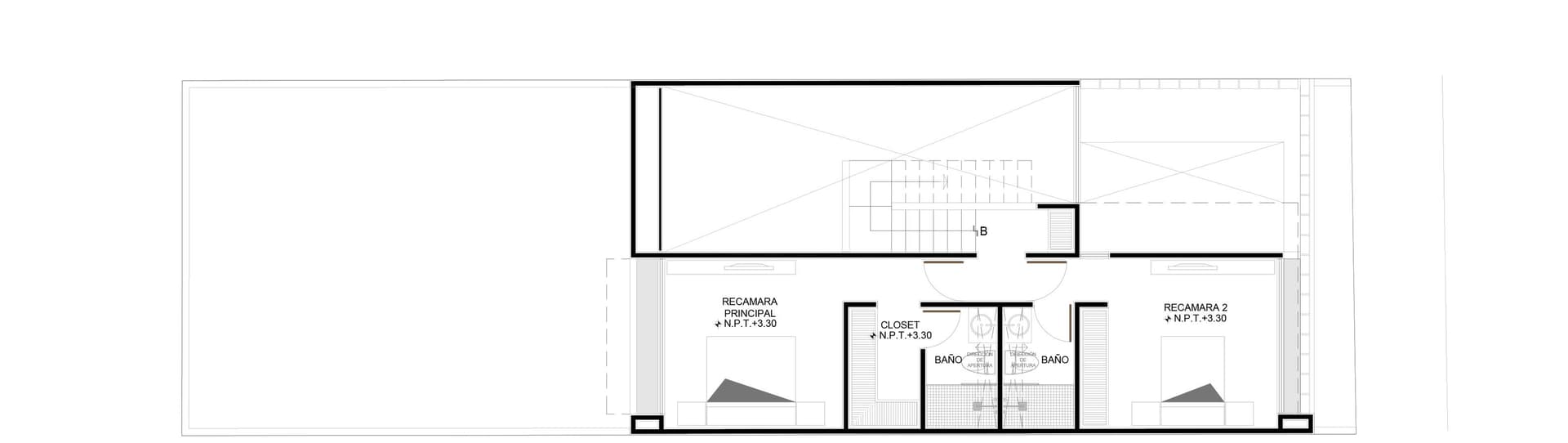 <p class="ql-align-justify"><strong style="color: rgb(31, 56, 100);">PLANTA BAJA:</strong></p><p class="ql-align-justify">· Vestíbulo y sala a doble altura</p><p class="ql-align-justify">· Cocina con barra desayunadora tipo isla con mesetas en granito más área de alacena.</p><p class="ql-align-justify">· Sala y comedor con vista doble al jardín.</p><p class="ql-align-justify">· Medio baño para visitas.</p><p class="ql-align-justify">· Amplia terraza.</p><p class="ql-align-justify">· Área de servicio.</p><p class="ql-align-justify">· Piscina de 4x3m iluminada. </p><p class="ql-align-justify">· Cochera techada para dos vehículos con piso de concreto estampado.</p><p class="ql-align-justify">· Acceso peatonal techado.</p><p class="ql-align-justify">· Área para jardín frontal.</p><p class="ql-align-justify">· Generoso jardín trasero.</p><p class="ql-align-justify"><br></p><p class="ql-align-justify"><strong style="color: rgb(31, 56, 100);">PLANTA ALTA:</strong></p><p class="ql-align-justify"><br></p><p class="ql-align-justify">· Recámara principal con vistas al jardín, con closet vestidor, amplio baño.</p><p class="ql-align-justify">· Recámara secundaria con closet y baño completo.</p><p class="ql-align-justify"><br></p><p class="ql-align-justify"><strong><em><u>Nota:</u></em></strong> Cocina completa (Paneles Inferiores y Superiores), Closets en las habitaciones, tres muebles de Baño, librero debajo escalera y closets de blancos.</p>